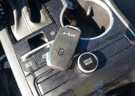 2022 Kia K5 Gt-Line z USA, uszkodzony, nr VIN 5XXG64J29NG137528